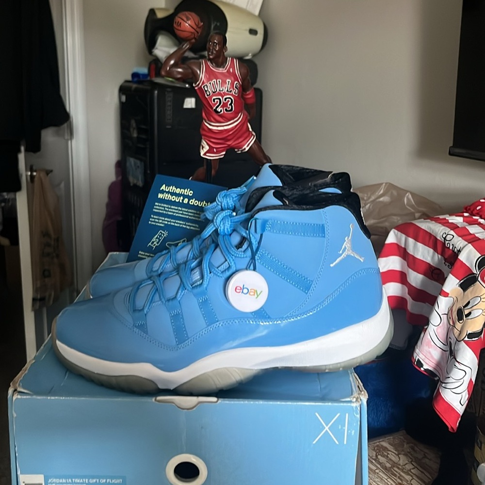 Air Jordan 11, Pantone Size 11.5 Like New. Authentacated BY EBay. Only 1 Pair